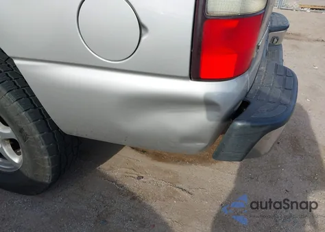 2004 GMC Yukon Xl 1500 Sle z USA, uszkodzony, nr VIN 3GKEC16Z84G269717